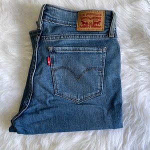 Levi’s 711 Skinny Jeans Size 28. Women’s Jeans